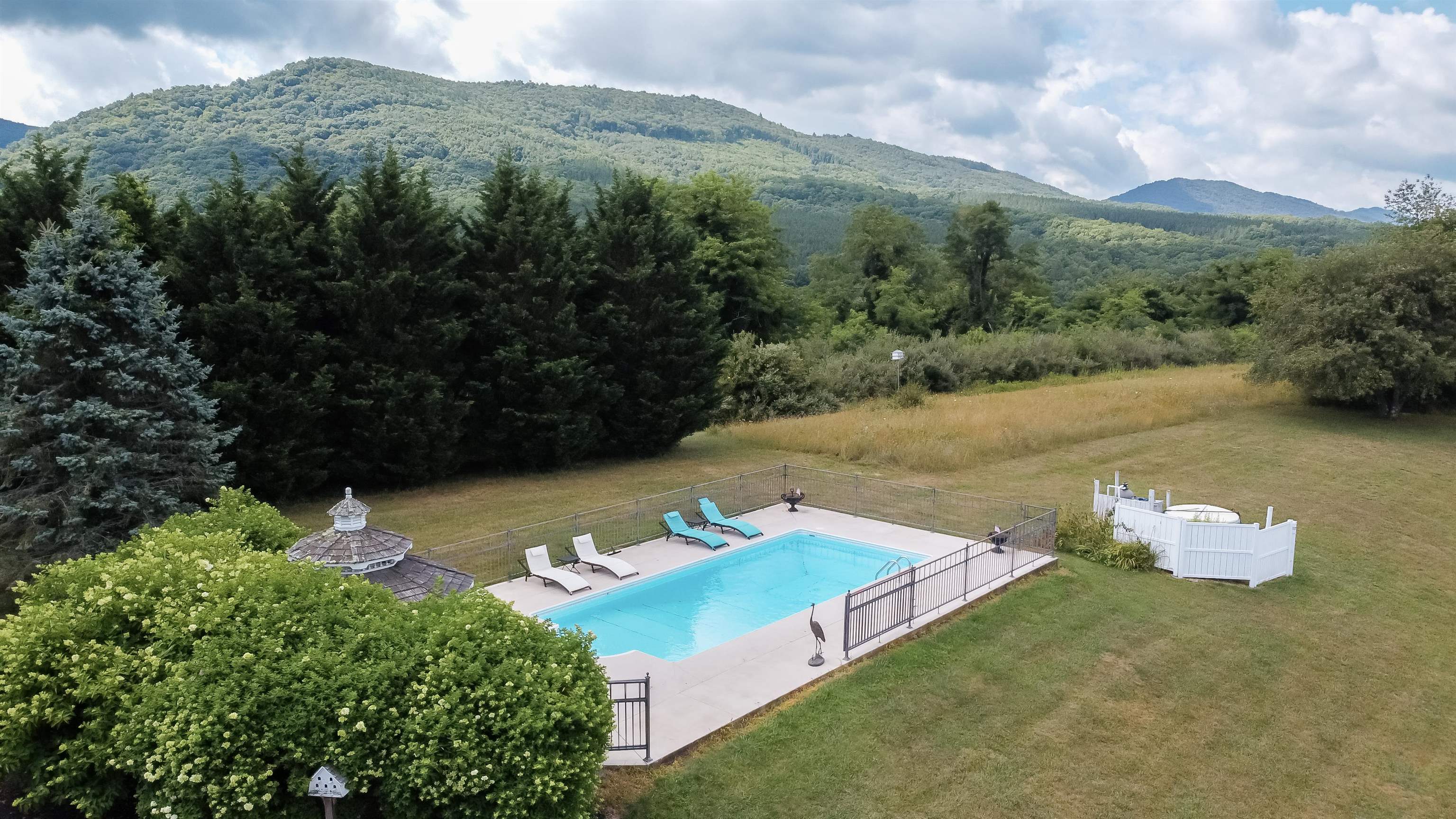 71 SAND HILL LN, WARM SPRINGS, Virginia 24484, 3 Bedrooms Bedrooms, ,4 BathroomsBathrooms,Residential,71 SAND HILL LN,666857 MLS # 666857