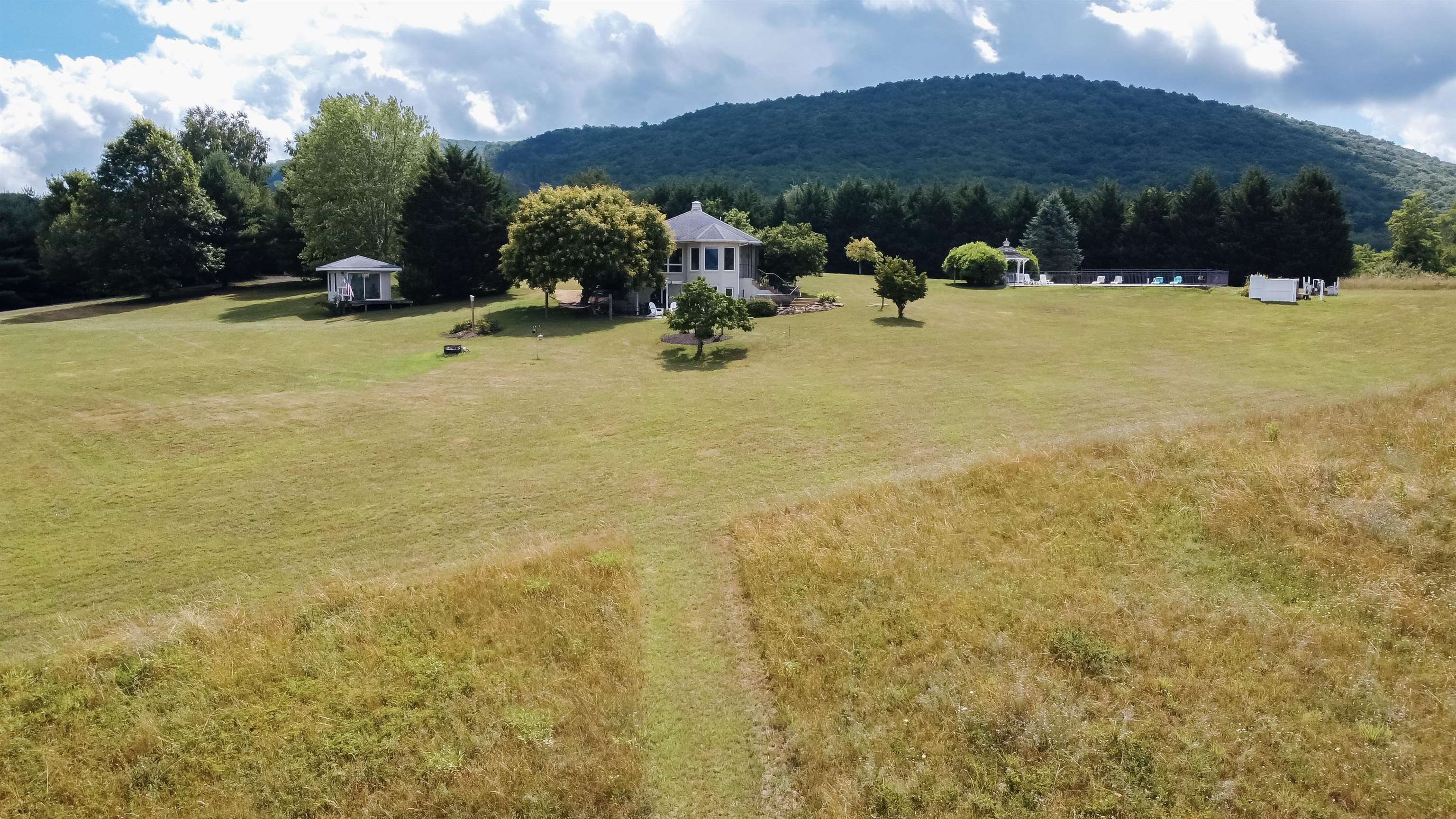 71 SAND HILL LN, WARM SPRINGS, Virginia 24484, 3 Bedrooms Bedrooms, ,4 BathroomsBathrooms,Residential,71 SAND HILL LN,666857 MLS # 666857