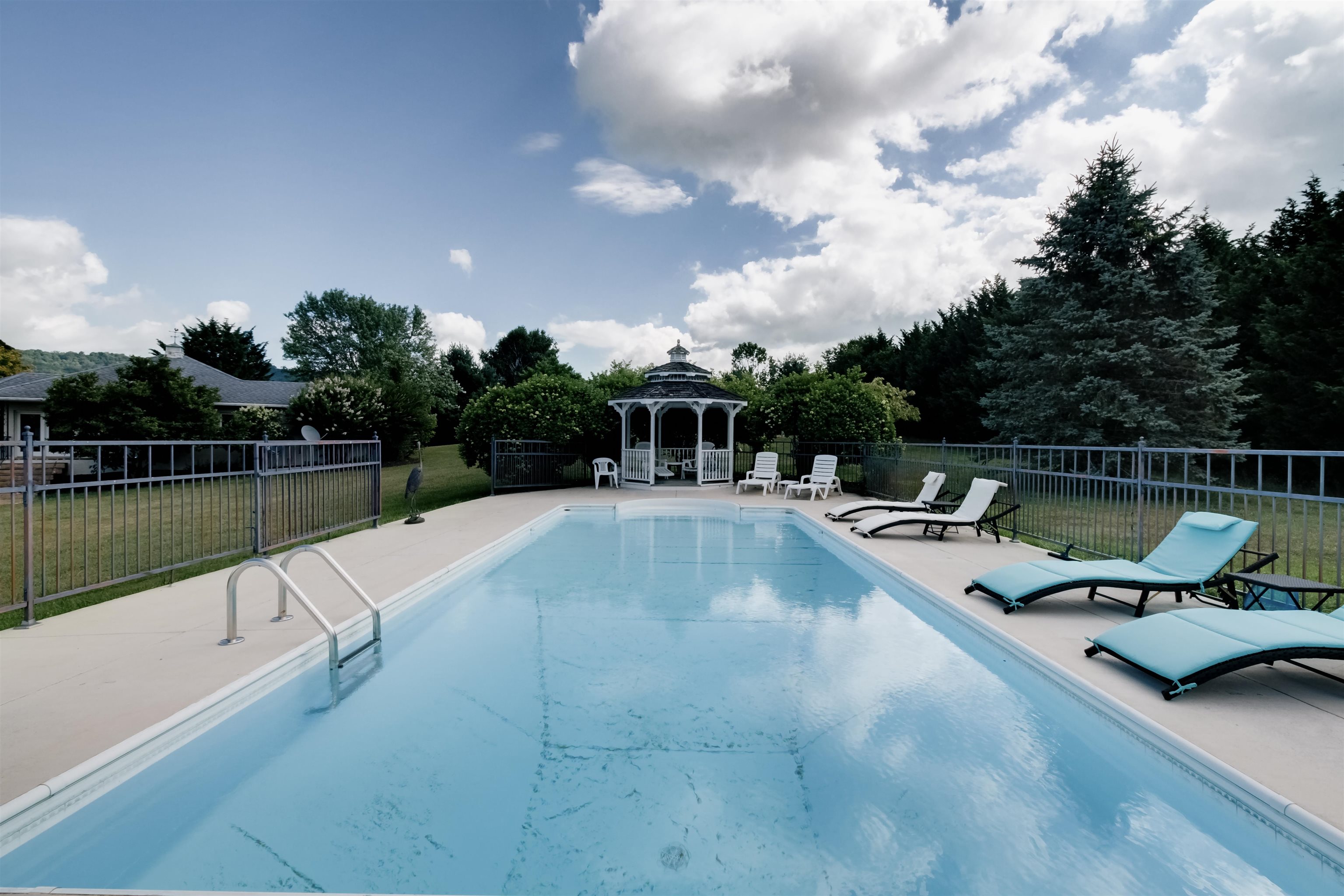 71 SAND HILL LN, WARM SPRINGS, Virginia 24484, 3 Bedrooms Bedrooms, ,4 BathroomsBathrooms,Residential,71 SAND HILL LN,666857 MLS # 666857