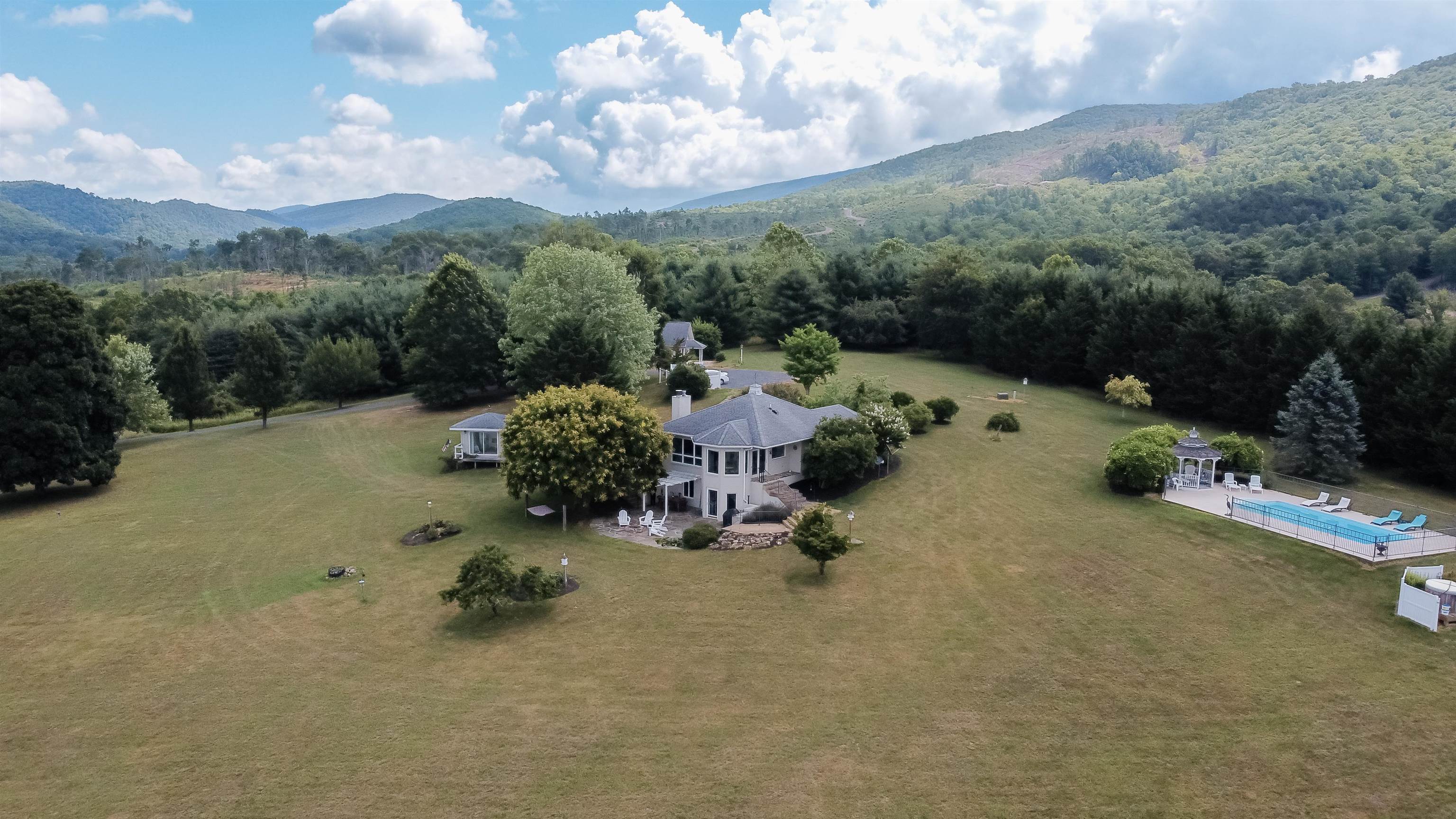 71 SAND HILL LN, WARM SPRINGS, Virginia 24484, 3 Bedrooms Bedrooms, ,4 BathroomsBathrooms,Residential,71 SAND HILL LN,666857 MLS # 666857