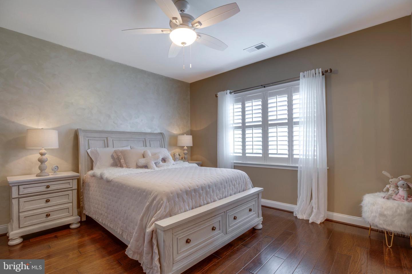 5206 BONNIE BRAE FARM DR, HAYMARKET, Virginia 20169, 5 Bedrooms Bedrooms, ,5 BathroomsBathrooms,Residential,For sale,5206 BONNIE BRAE FARM DR,VAPW2097568 MLS # VAPW2097568
