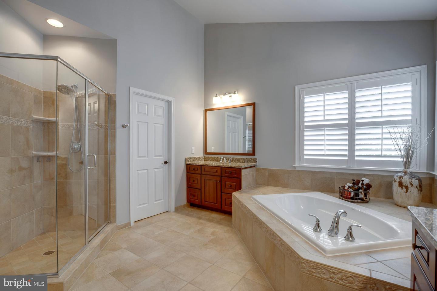5206 BONNIE BRAE FARM DR, HAYMARKET, Virginia 20169, 5 Bedrooms Bedrooms, ,5 BathroomsBathrooms,Residential,For sale,5206 BONNIE BRAE FARM DR,VAPW2097568 MLS # VAPW2097568