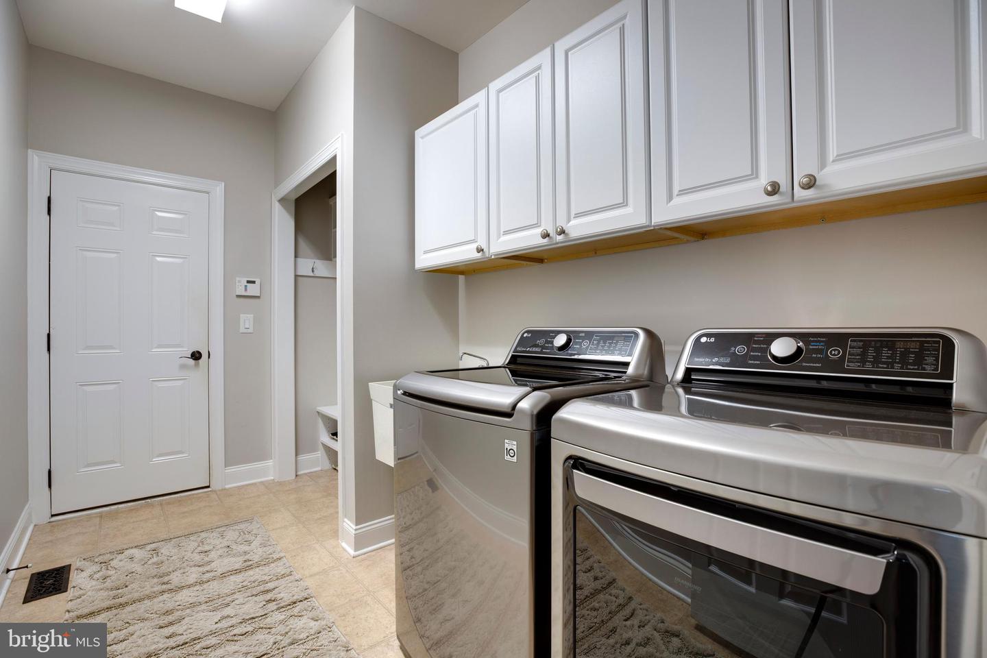 5206 BONNIE BRAE FARM DR, HAYMARKET, Virginia 20169, 5 Bedrooms Bedrooms, ,5 BathroomsBathrooms,Residential,For sale,5206 BONNIE BRAE FARM DR,VAPW2097568 MLS # VAPW2097568