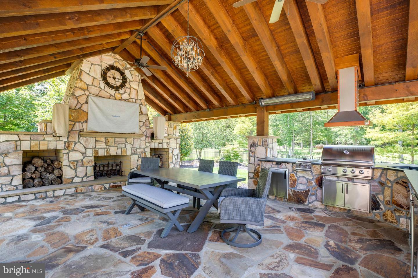 5206 BONNIE BRAE FARM DR, HAYMARKET, Virginia 20169, 5 Bedrooms Bedrooms, ,5 BathroomsBathrooms,Residential,For sale,5206 BONNIE BRAE FARM DR,VAPW2097568 MLS # VAPW2097568