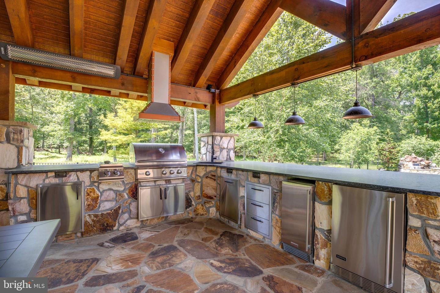 5206 BONNIE BRAE FARM DR, HAYMARKET, Virginia 20169, 5 Bedrooms Bedrooms, ,5 BathroomsBathrooms,Residential,For sale,5206 BONNIE BRAE FARM DR,VAPW2097568 MLS # VAPW2097568