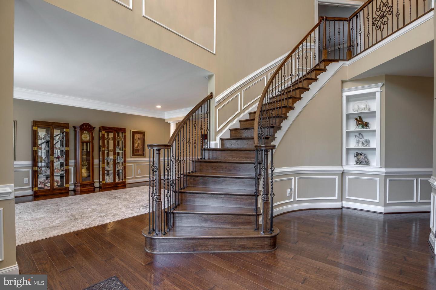 5206 BONNIE BRAE FARM DR, HAYMARKET, Virginia 20169, 5 Bedrooms Bedrooms, ,5 BathroomsBathrooms,Residential,For sale,5206 BONNIE BRAE FARM DR,VAPW2097568 MLS # VAPW2097568