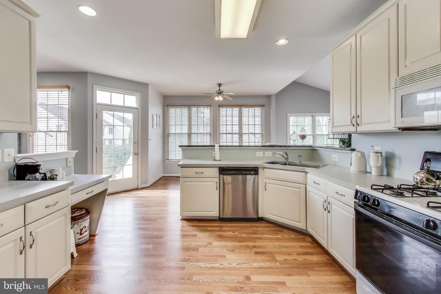 42647 HARRIS ST, CHANTILLY, Virginia 20152, 4 Bedrooms Bedrooms, 5 Rooms Rooms,3 BathroomsBathrooms,Residential,For sale,42647 HARRIS ST,VALO2100222 MLS # VALO2100222