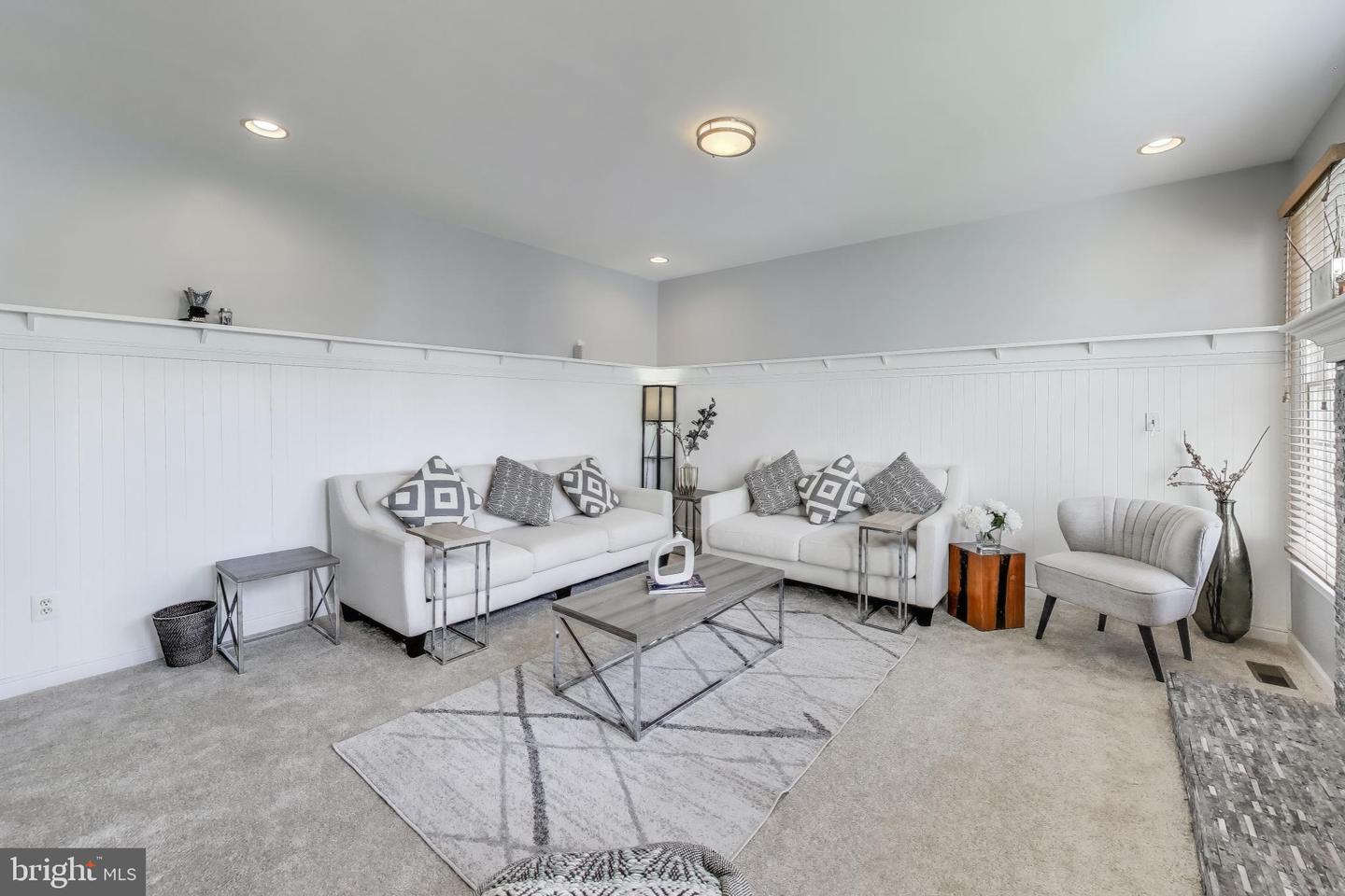 42647 HARRIS ST, CHANTILLY, Virginia 20152, 4 Bedrooms Bedrooms, 5 Rooms Rooms,3 BathroomsBathrooms,Residential,For sale,42647 HARRIS ST,VALO2100222 MLS # VALO2100222