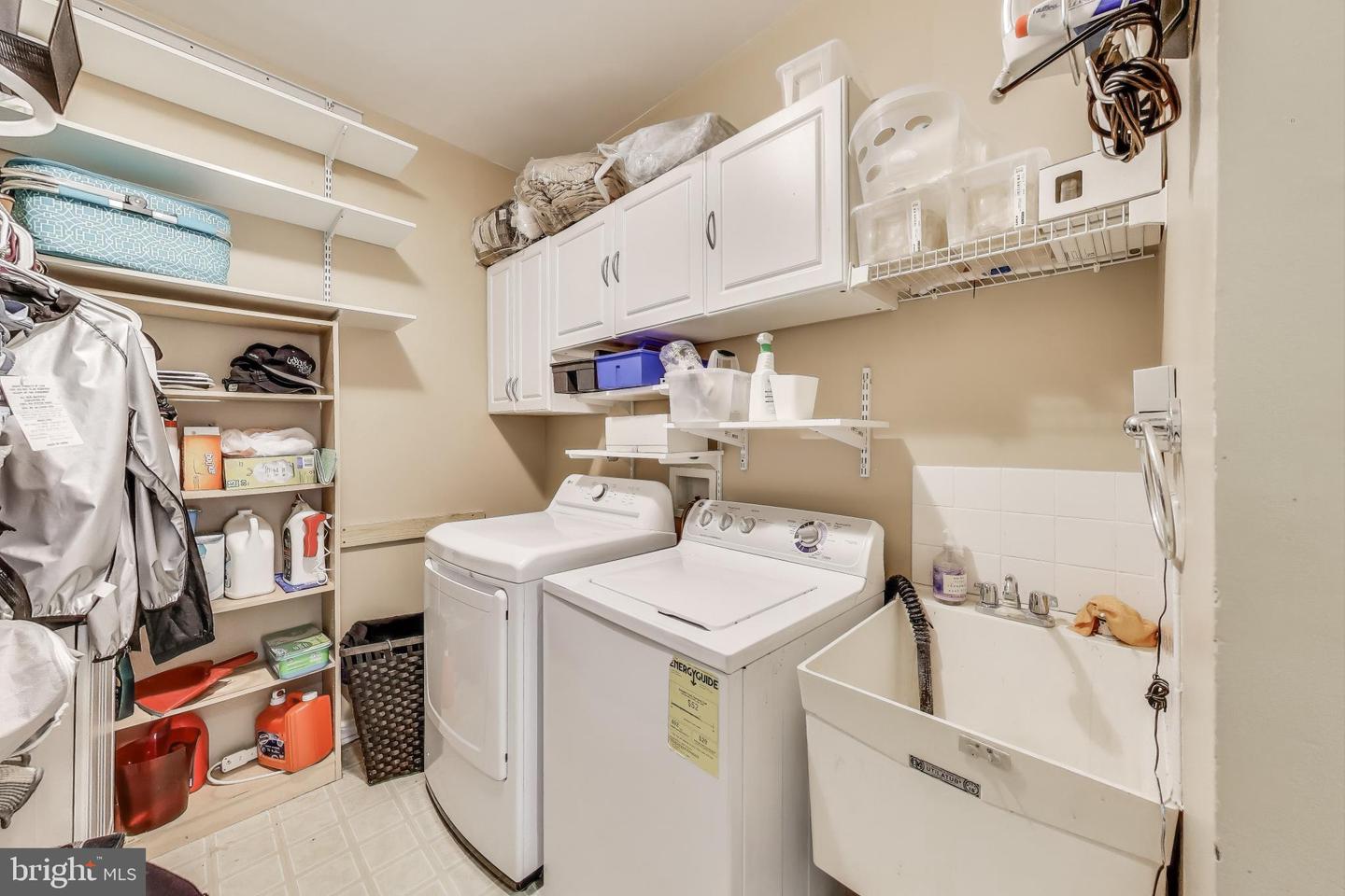42647 HARRIS ST, CHANTILLY, Virginia 20152, 4 Bedrooms Bedrooms, 5 Rooms Rooms,3 BathroomsBathrooms,Residential,For sale,42647 HARRIS ST,VALO2100222 MLS # VALO2100222