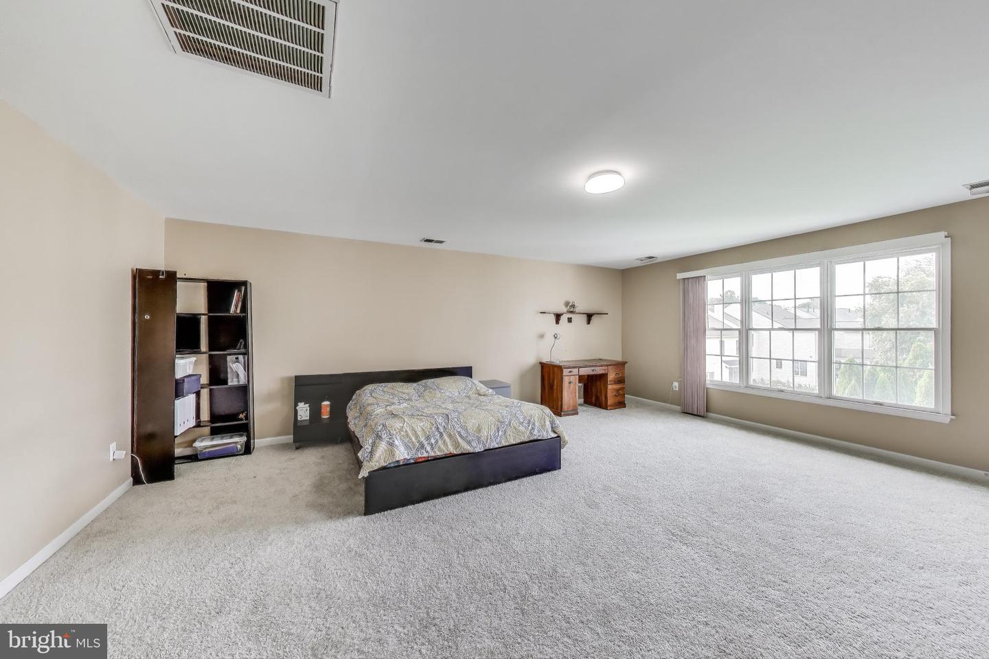 42647 HARRIS ST, CHANTILLY, Virginia 20152, 4 Bedrooms Bedrooms, 5 Rooms Rooms,3 BathroomsBathrooms,Residential,For sale,42647 HARRIS ST,VALO2100222 MLS # VALO2100222