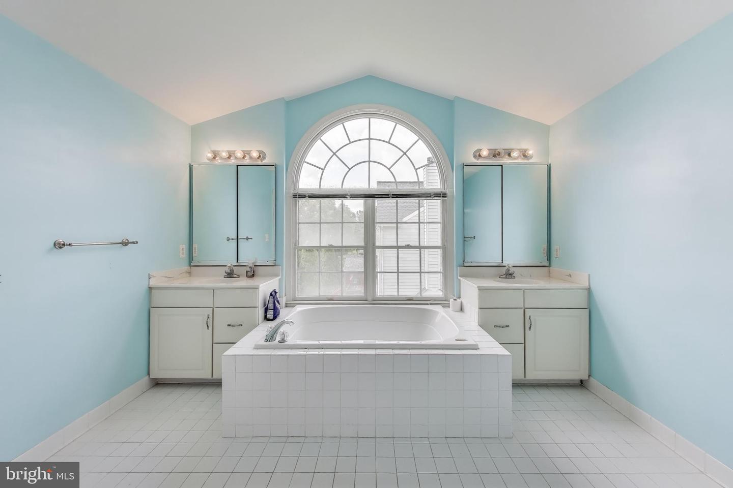 42647 HARRIS ST, CHANTILLY, Virginia 20152, 4 Bedrooms Bedrooms, 5 Rooms Rooms,3 BathroomsBathrooms,Residential,For sale,42647 HARRIS ST,VALO2100222 MLS # VALO2100222
