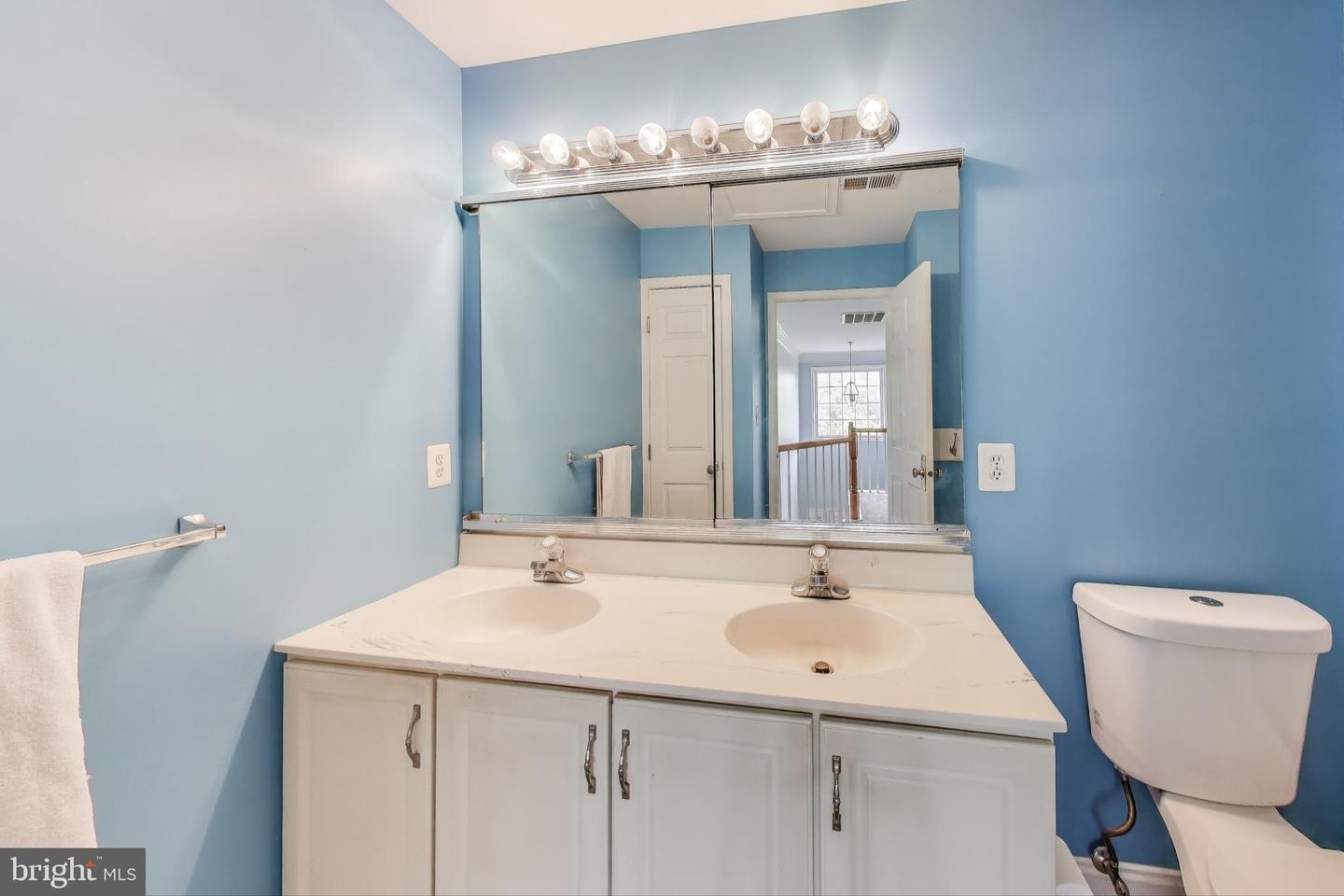 42647 HARRIS ST, CHANTILLY, Virginia 20152, 4 Bedrooms Bedrooms, 5 Rooms Rooms,3 BathroomsBathrooms,Residential,For sale,42647 HARRIS ST,VALO2100222 MLS # VALO2100222