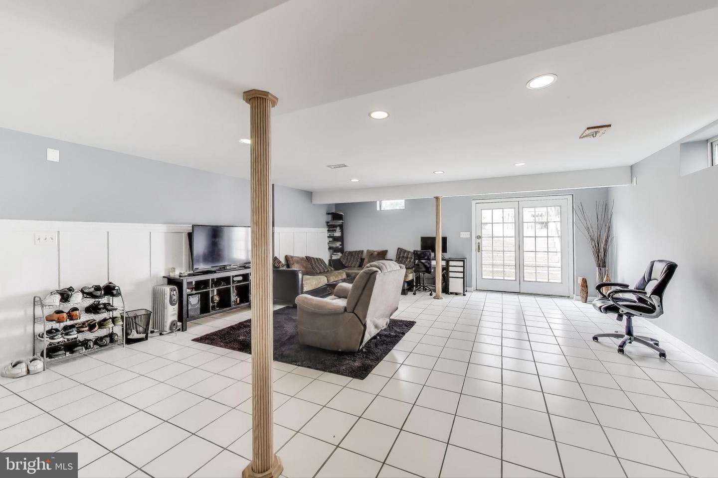 42647 HARRIS ST, CHANTILLY, Virginia 20152, 4 Bedrooms Bedrooms, 5 Rooms Rooms,3 BathroomsBathrooms,Residential,For sale,42647 HARRIS ST,VALO2100222 MLS # VALO2100222
