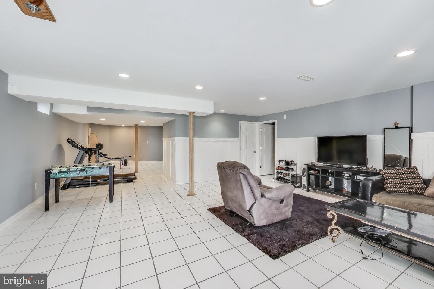 42647 HARRIS ST, CHANTILLY, Virginia 20152, 4 Bedrooms Bedrooms, 5 Rooms Rooms,3 BathroomsBathrooms,Residential,For sale,42647 HARRIS ST,VALO2100222 MLS # VALO2100222