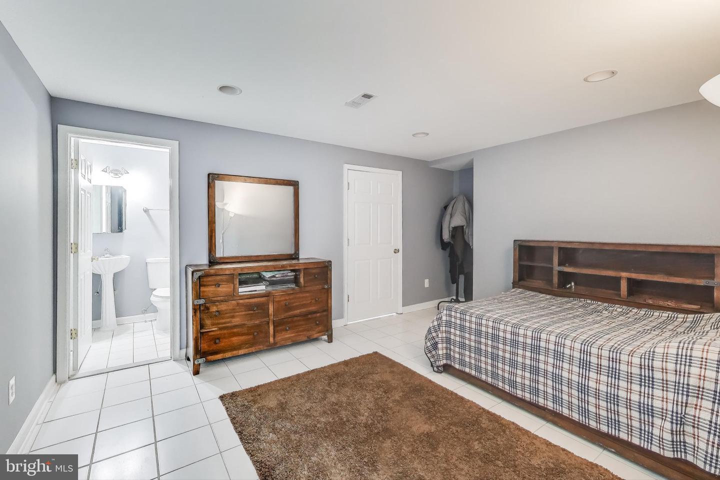 42647 HARRIS ST, CHANTILLY, Virginia 20152, 4 Bedrooms Bedrooms, 5 Rooms Rooms,3 BathroomsBathrooms,Residential,For sale,42647 HARRIS ST,VALO2100222 MLS # VALO2100222