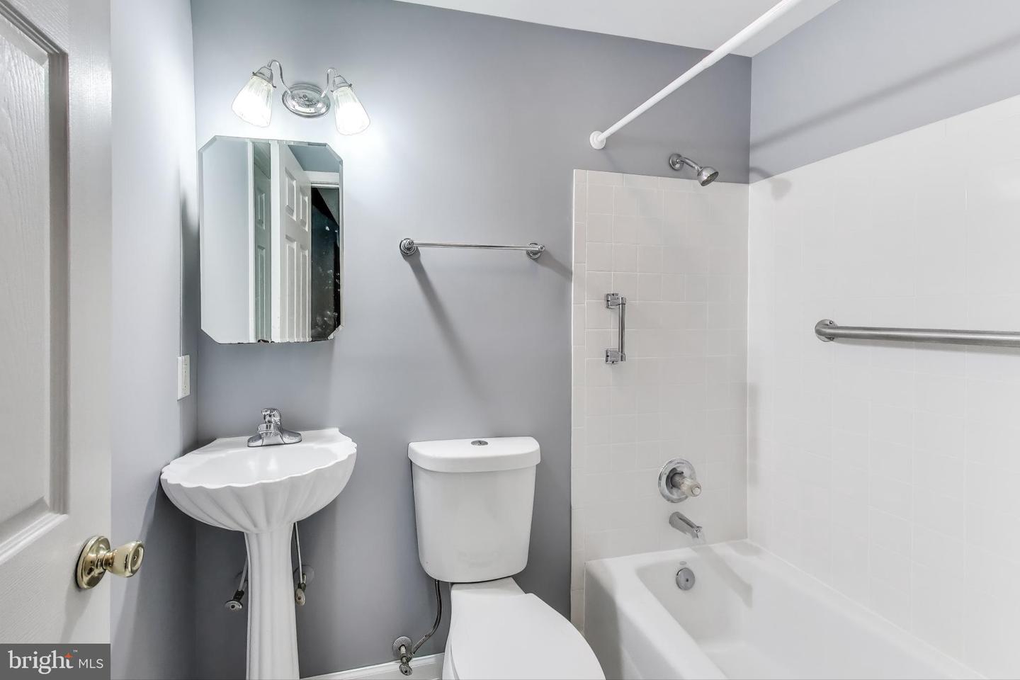42647 HARRIS ST, CHANTILLY, Virginia 20152, 4 Bedrooms Bedrooms, 5 Rooms Rooms,3 BathroomsBathrooms,Residential,For sale,42647 HARRIS ST,VALO2100222 MLS # VALO2100222