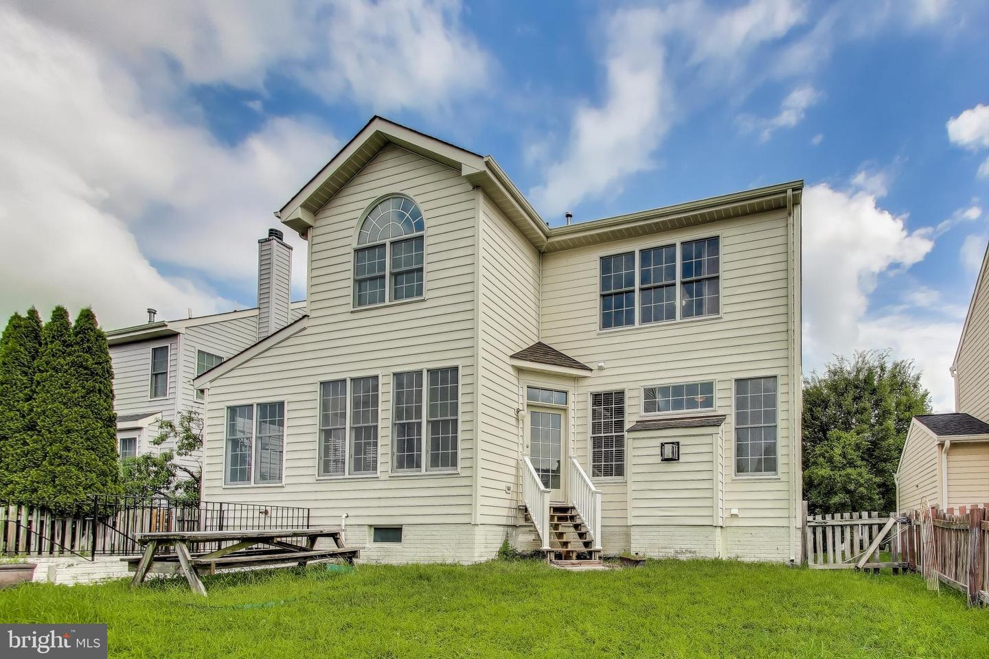 42647 HARRIS ST, CHANTILLY, Virginia 20152, 4 Bedrooms Bedrooms, 5 Rooms Rooms,3 BathroomsBathrooms,Residential,For sale,42647 HARRIS ST,VALO2100222 MLS # VALO2100222