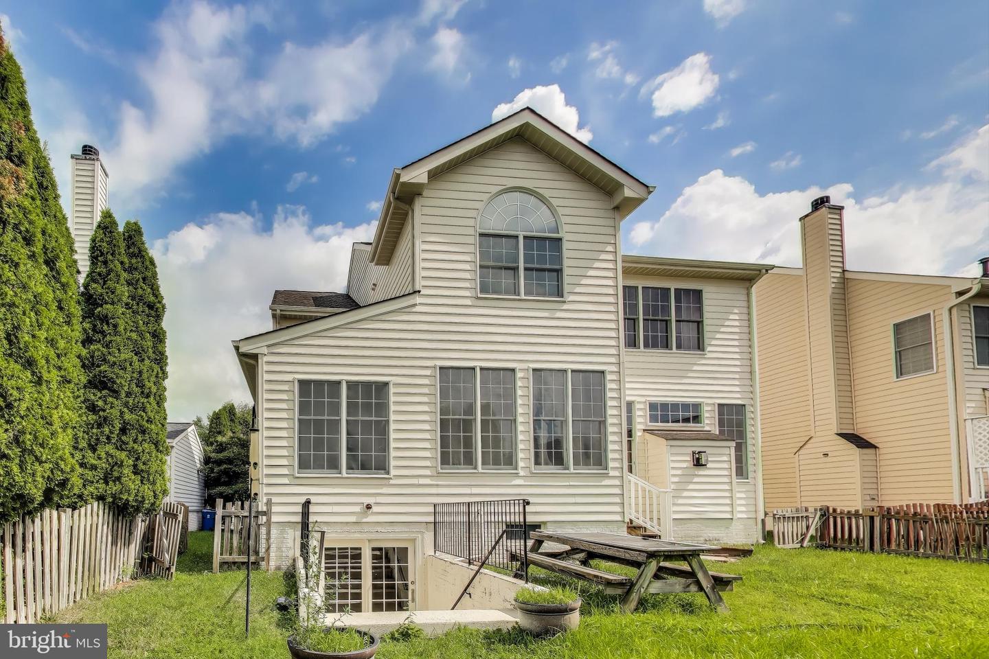 42647 HARRIS ST, CHANTILLY, Virginia 20152, 4 Bedrooms Bedrooms, 5 Rooms Rooms,3 BathroomsBathrooms,Residential,For sale,42647 HARRIS ST,VALO2100222 MLS # VALO2100222