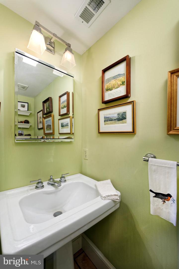 23358 DOVER RD, MIDDLEBURG, Virginia 20117, 4 Bedrooms Bedrooms, ,3 BathroomsBathrooms,Residential,For sale,23358 DOVER RD,VALO2100252 MLS # VALO2100252