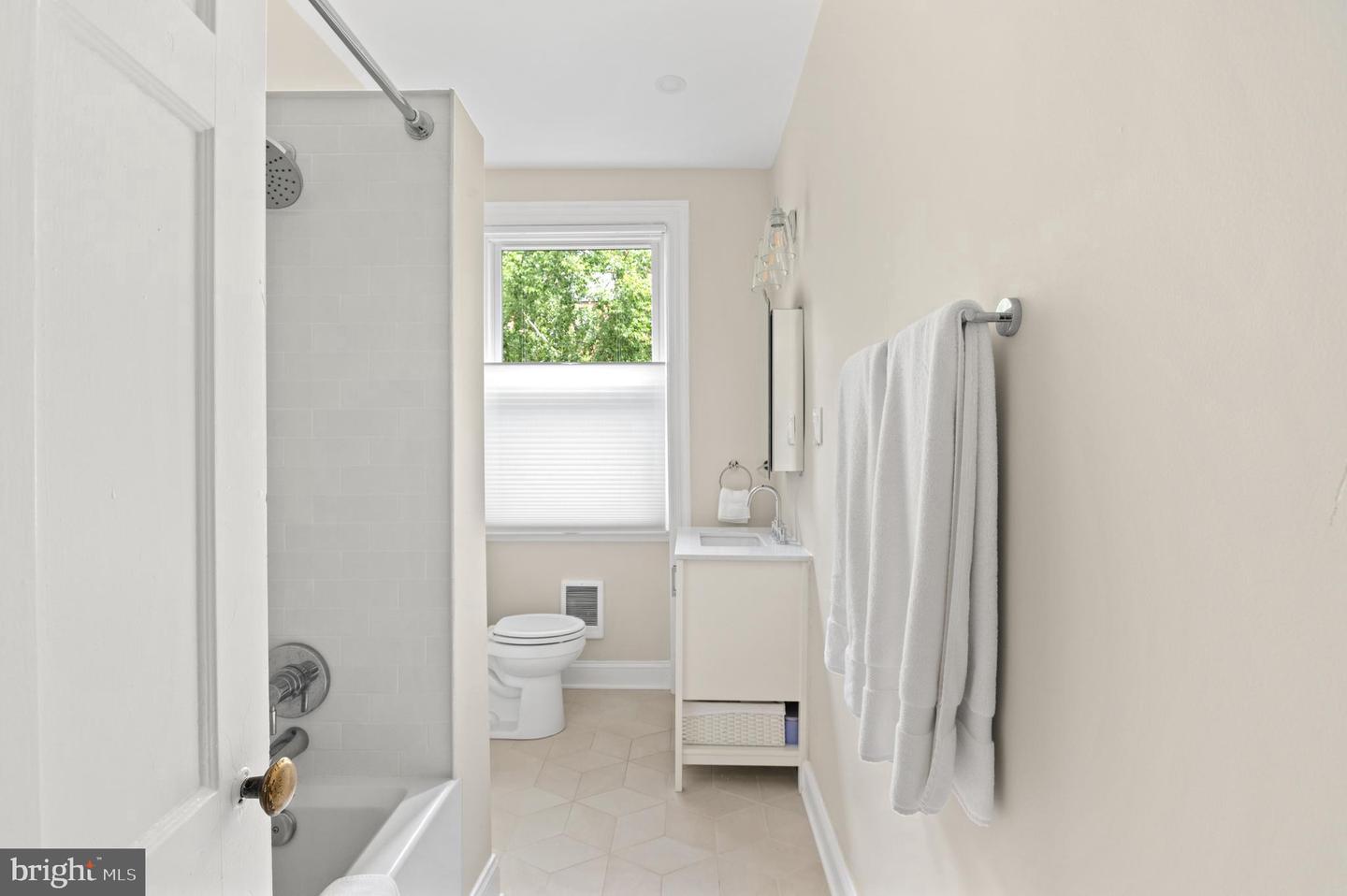 3100 CONNECTICUT AVE NW #305, WASHINGTON, District Of Columbia 20008, 1 Bedroom Bedrooms, ,1 BathroomBathrooms,Residential,For sale,3100 CONNECTICUT AVE NW #305,DCDC2207412 MLS # DCDC2207412