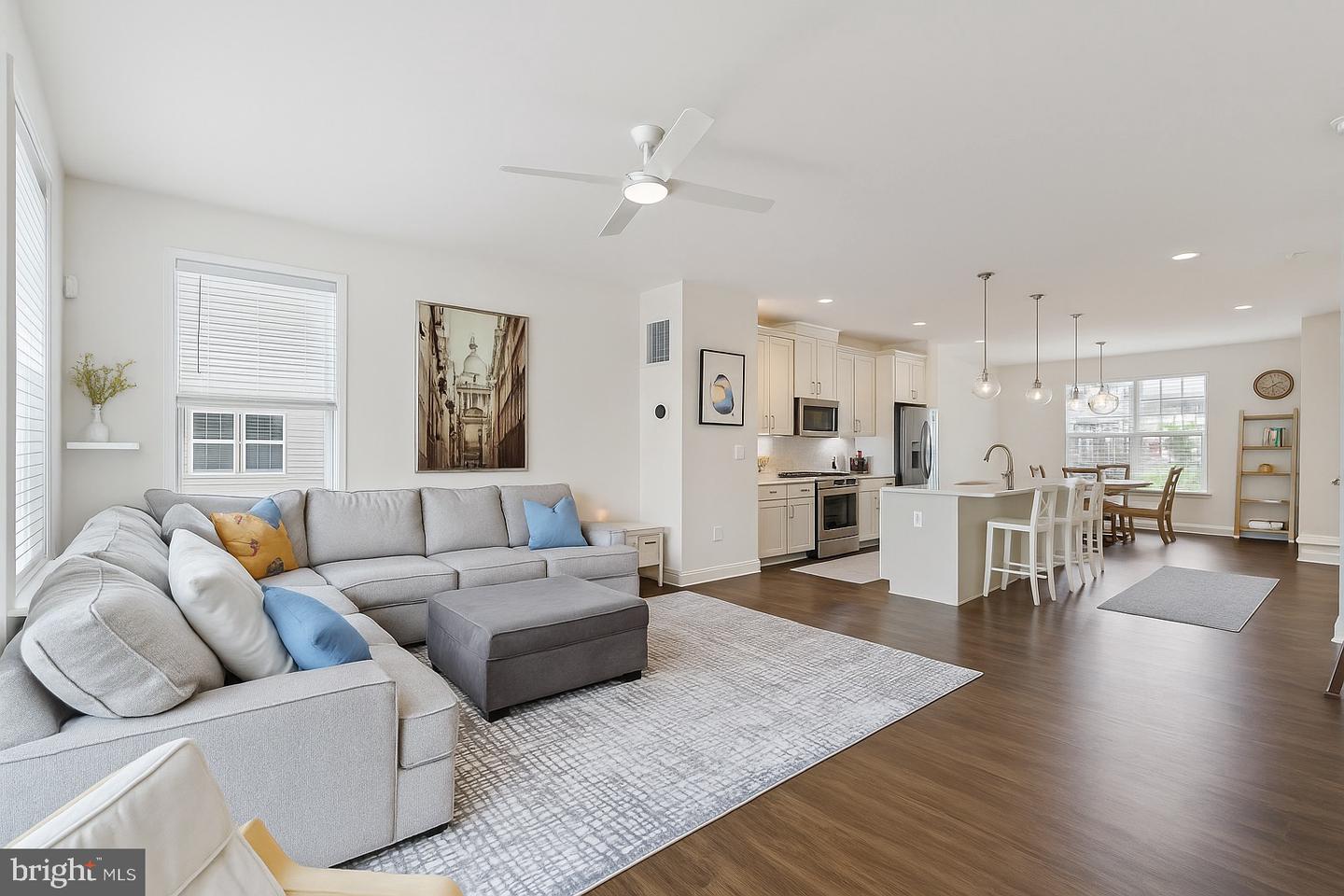 15268 CARTERSVILLE CT, HAYMARKET, Virginia 20169, 4 Bedrooms Bedrooms, ,3 BathroomsBathrooms,Residential,For sale,15268 CARTERSVILLE CT,VAPW2097956 MLS # VAPW2097956