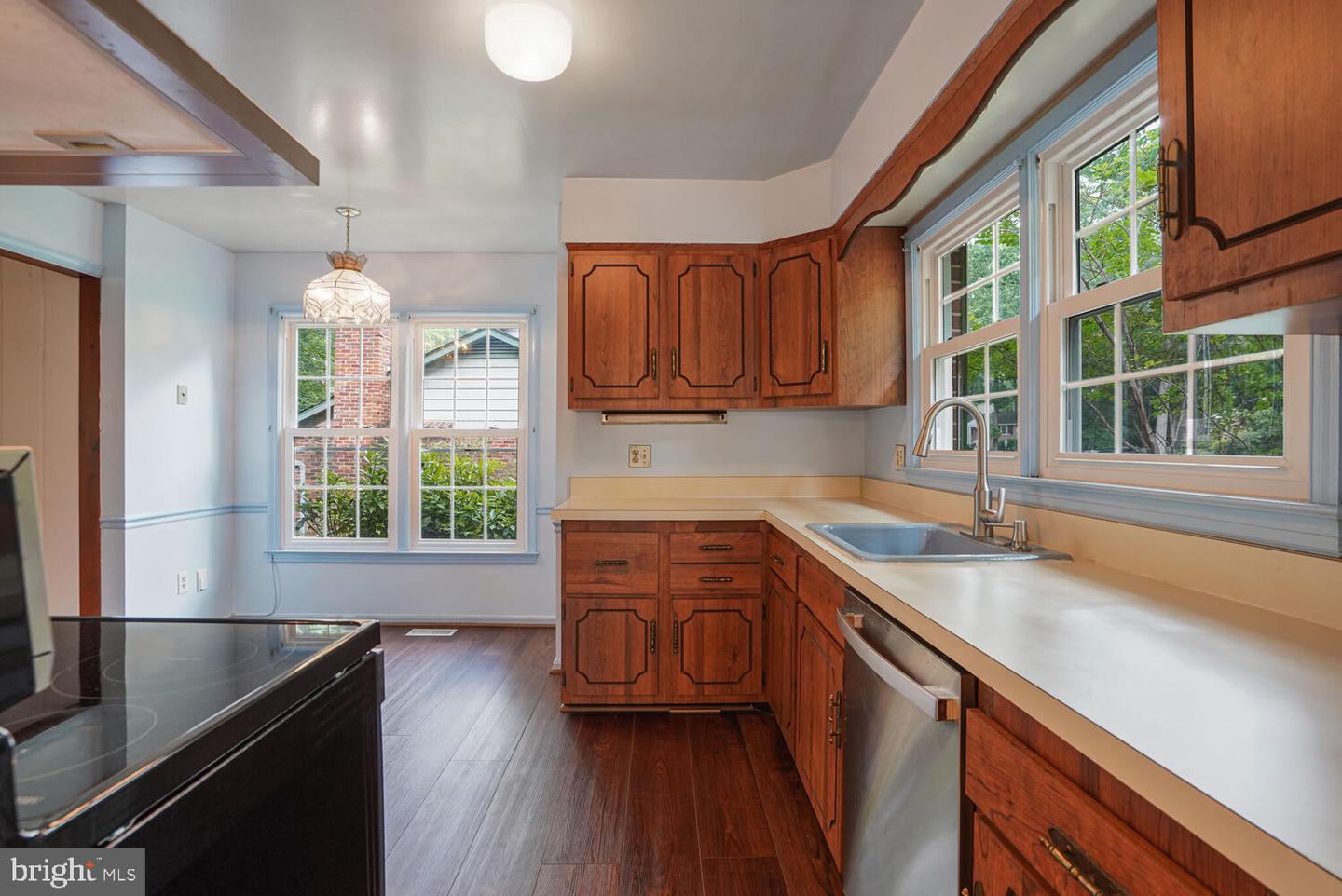 3502 LAUNCELOT WAY, ANNANDALE, Virginia 22003, 6 Bedrooms Bedrooms, ,3 BathroomsBathrooms,Residential,For sale,3502 LAUNCELOT WAY,VAFX2253246 MLS # VAFX2253246