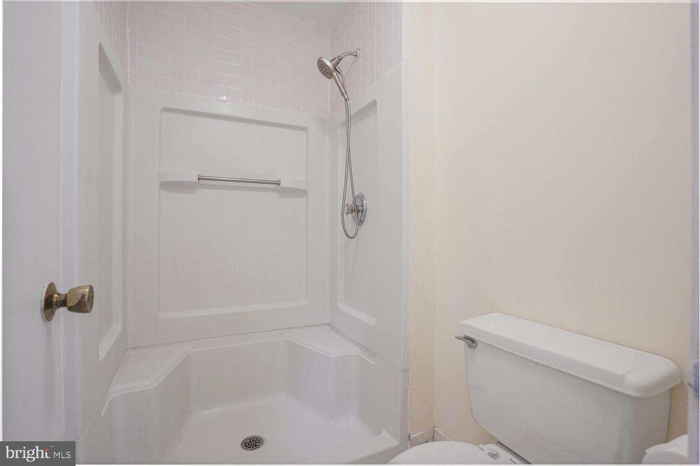 3502 LAUNCELOT WAY, ANNANDALE, Virginia 22003, 6 Bedrooms Bedrooms, ,3 BathroomsBathrooms,Residential,For sale,3502 LAUNCELOT WAY,VAFX2253246 MLS # VAFX2253246