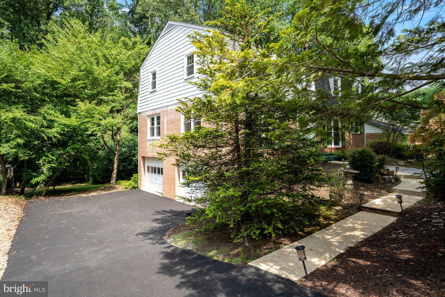 3502 LAUNCELOT WAY, ANNANDALE, Virginia 22003, 6 Bedrooms Bedrooms, ,3 BathroomsBathrooms,Residential,For sale,3502 LAUNCELOT WAY,VAFX2253246 MLS # VAFX2253246
