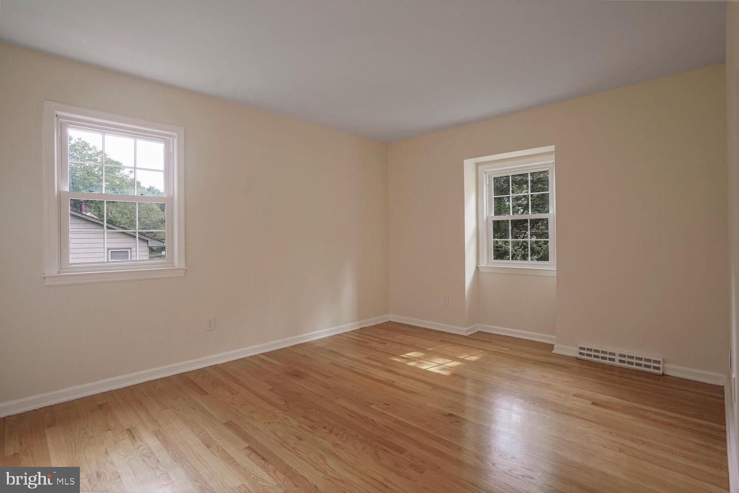 3502 LAUNCELOT WAY, ANNANDALE, Virginia 22003, 6 Bedrooms Bedrooms, ,3 BathroomsBathrooms,Residential,For sale,3502 LAUNCELOT WAY,VAFX2253246 MLS # VAFX2253246