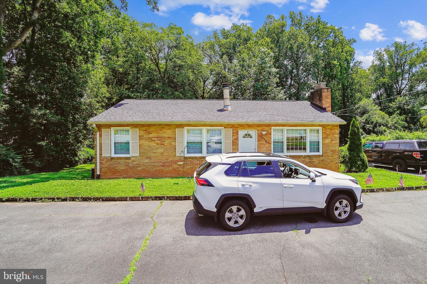 3249 JERMANTOWN RD, FAIRFAX, Virginia 22030, 3 Bedrooms Bedrooms, ,2 BathroomsBathrooms,Residential,For sale,3249 JERMANTOWN RD,VAFX2253392 MLS # VAFX2253392