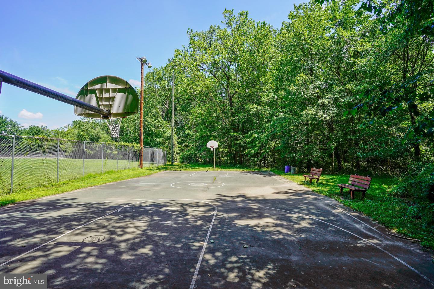 3249 JERMANTOWN RD, FAIRFAX, Virginia 22030, 3 Bedrooms Bedrooms, ,2 BathroomsBathrooms,Residential,For sale,3249 JERMANTOWN RD,VAFX2253392 MLS # VAFX2253392