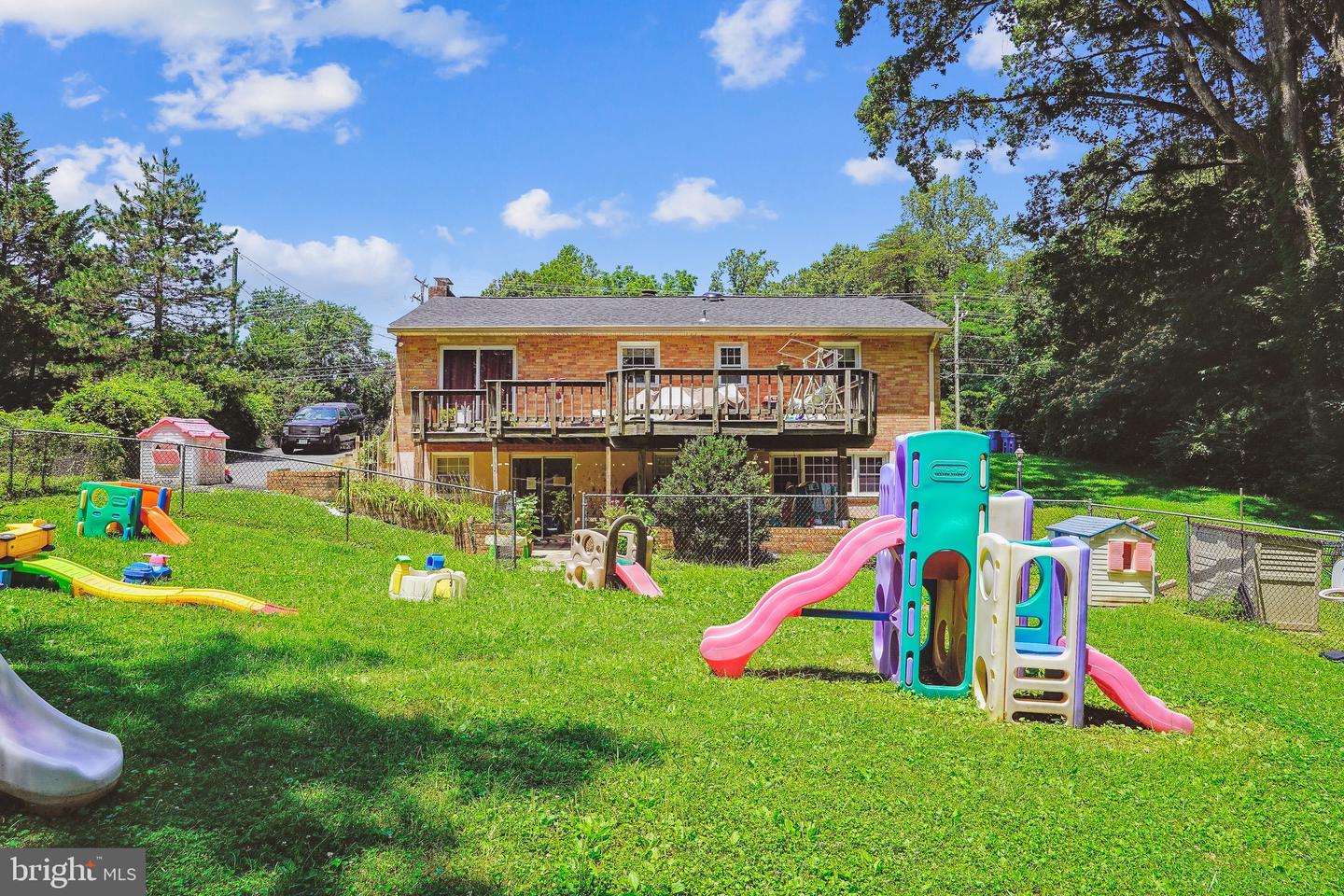3249 JERMANTOWN RD, FAIRFAX, Virginia 22030, 3 Bedrooms Bedrooms, ,2 BathroomsBathrooms,Residential,For sale,3249 JERMANTOWN RD,VAFX2253392 MLS # VAFX2253392