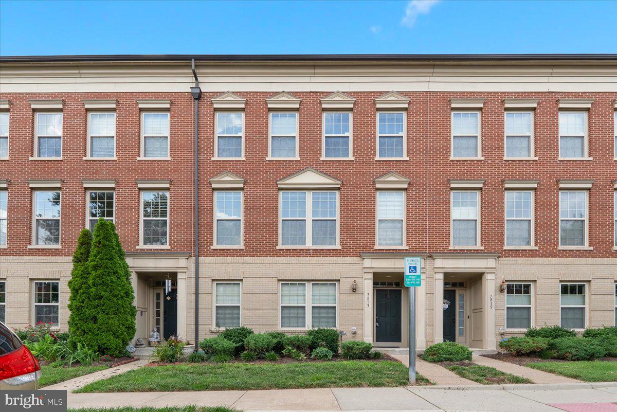 7813 CRESCENT PARK DR, GAINESVILLE, Virginia 20155, 3 Bedrooms Bedrooms, ,3 BathroomsBathrooms,Residential,For sale,7813 CRESCENT PARK DR,VAPW2098656 MLS # VAPW2098656