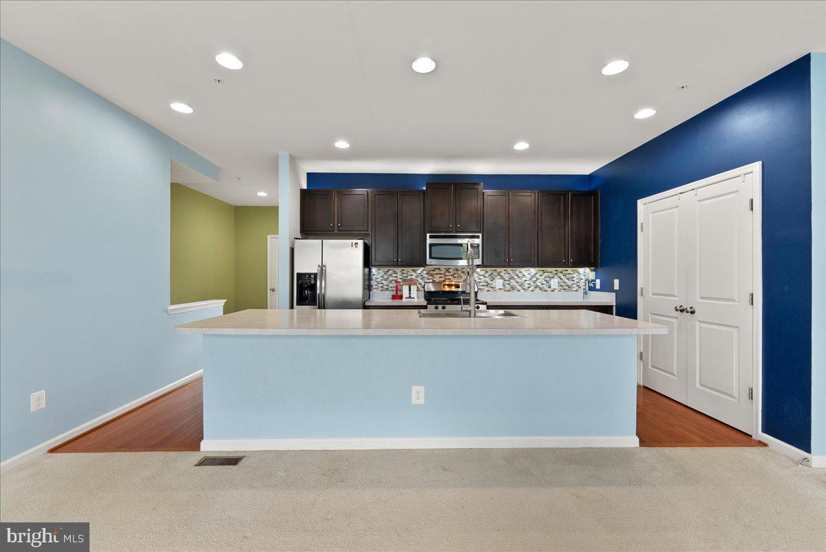 7813 CRESCENT PARK DR, GAINESVILLE, Virginia 20155, 3 Bedrooms Bedrooms, ,3 BathroomsBathrooms,Residential,For sale,7813 CRESCENT PARK DR,VAPW2098656 MLS # VAPW2098656