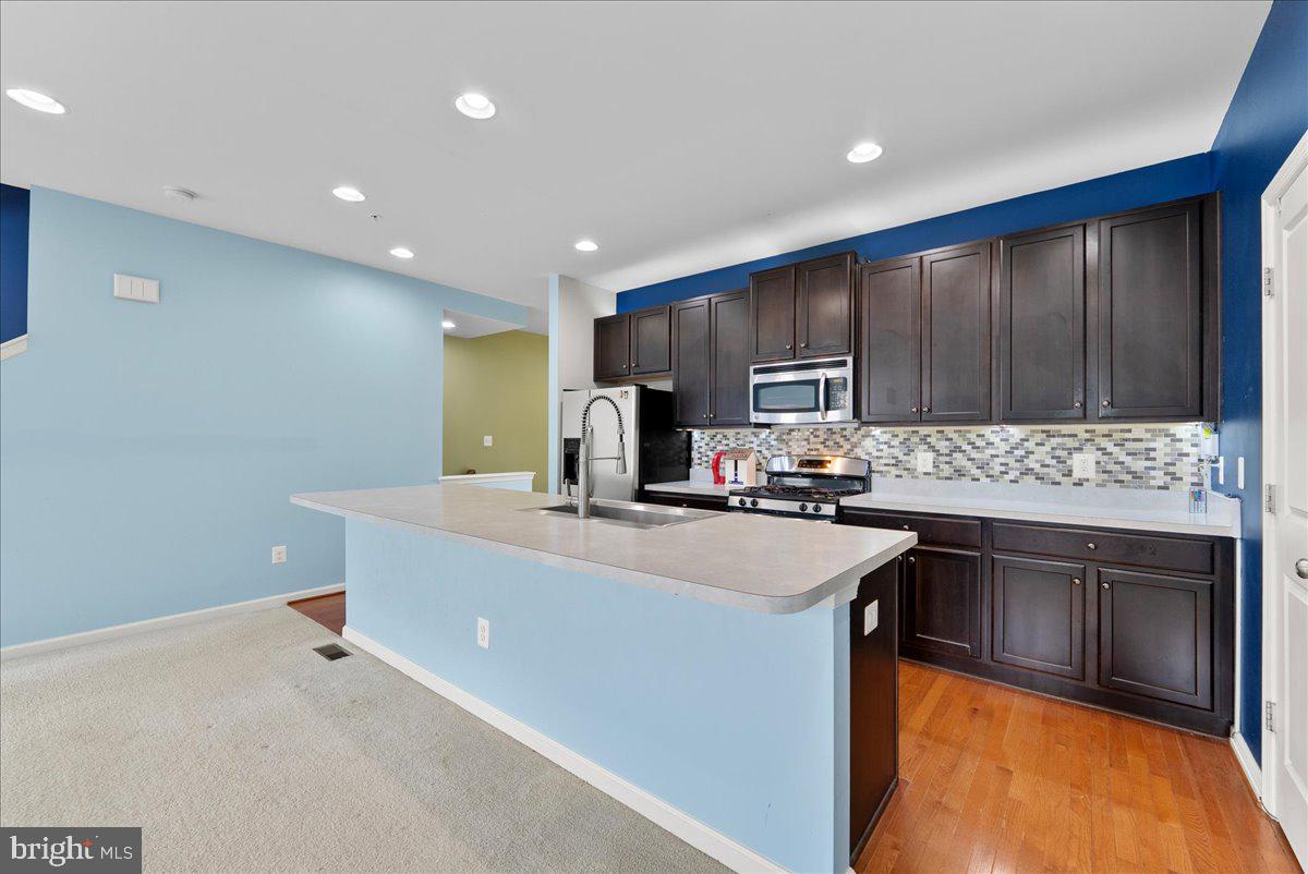 7813 CRESCENT PARK DR, GAINESVILLE, Virginia 20155, 3 Bedrooms Bedrooms, ,3 BathroomsBathrooms,Residential,For sale,7813 CRESCENT PARK DR,VAPW2098656 MLS # VAPW2098656