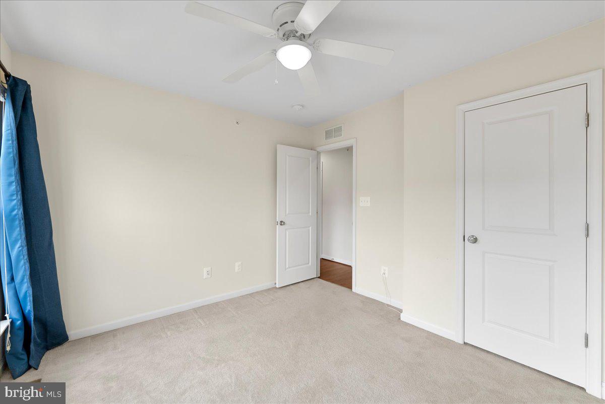 7813 CRESCENT PARK DR, GAINESVILLE, Virginia 20155, 3 Bedrooms Bedrooms, ,3 BathroomsBathrooms,Residential,For sale,7813 CRESCENT PARK DR,VAPW2098656 MLS # VAPW2098656