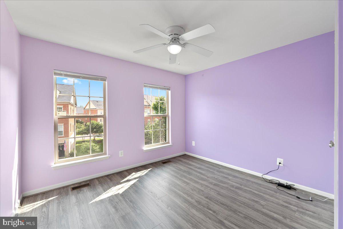 7813 CRESCENT PARK DR, GAINESVILLE, Virginia 20155, 3 Bedrooms Bedrooms, ,3 BathroomsBathrooms,Residential,For sale,7813 CRESCENT PARK DR,VAPW2098656 MLS # VAPW2098656