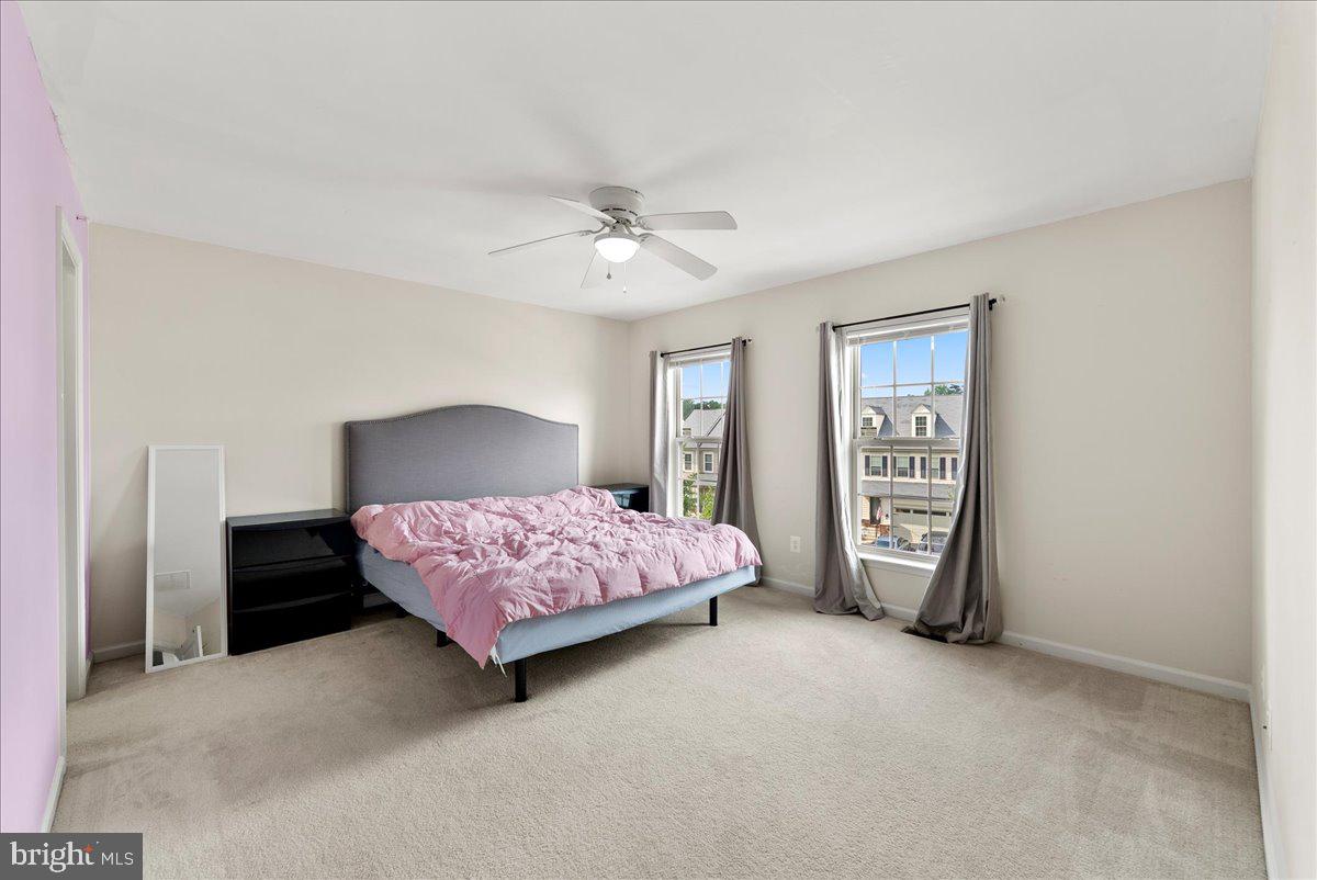 7813 CRESCENT PARK DR, GAINESVILLE, Virginia 20155, 3 Bedrooms Bedrooms, ,3 BathroomsBathrooms,Residential,For sale,7813 CRESCENT PARK DR,VAPW2098656 MLS # VAPW2098656