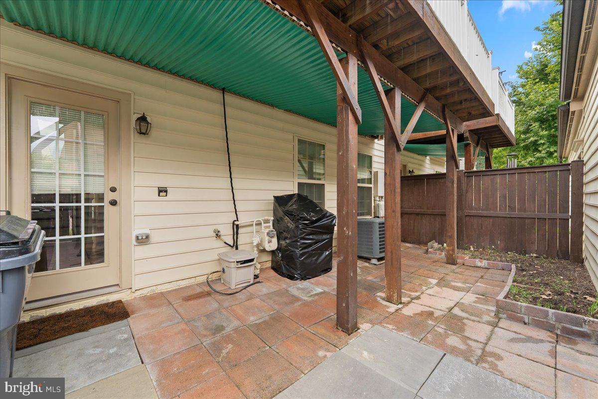 7813 CRESCENT PARK DR, GAINESVILLE, Virginia 20155, 3 Bedrooms Bedrooms, ,3 BathroomsBathrooms,Residential,For sale,7813 CRESCENT PARK DR,VAPW2098656 MLS # VAPW2098656