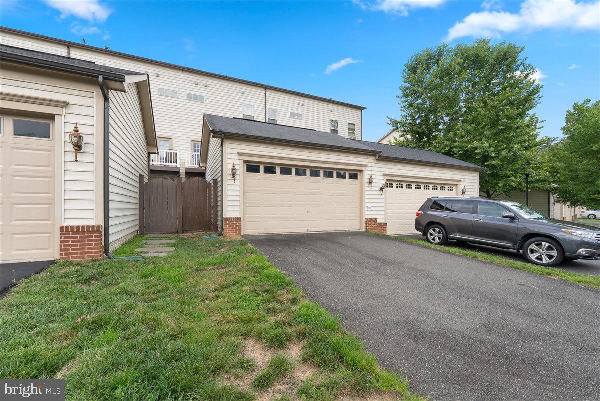 7813 CRESCENT PARK DR, GAINESVILLE, Virginia 20155, 3 Bedrooms Bedrooms, ,3 BathroomsBathrooms,Residential,For sale,7813 CRESCENT PARK DR,VAPW2098656 MLS # VAPW2098656