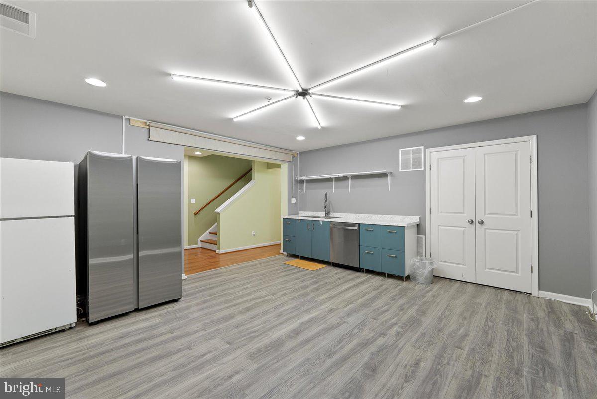 7813 CRESCENT PARK DR, GAINESVILLE, Virginia 20155, 3 Bedrooms Bedrooms, ,3 BathroomsBathrooms,Residential,For sale,7813 CRESCENT PARK DR,VAPW2098656 MLS # VAPW2098656