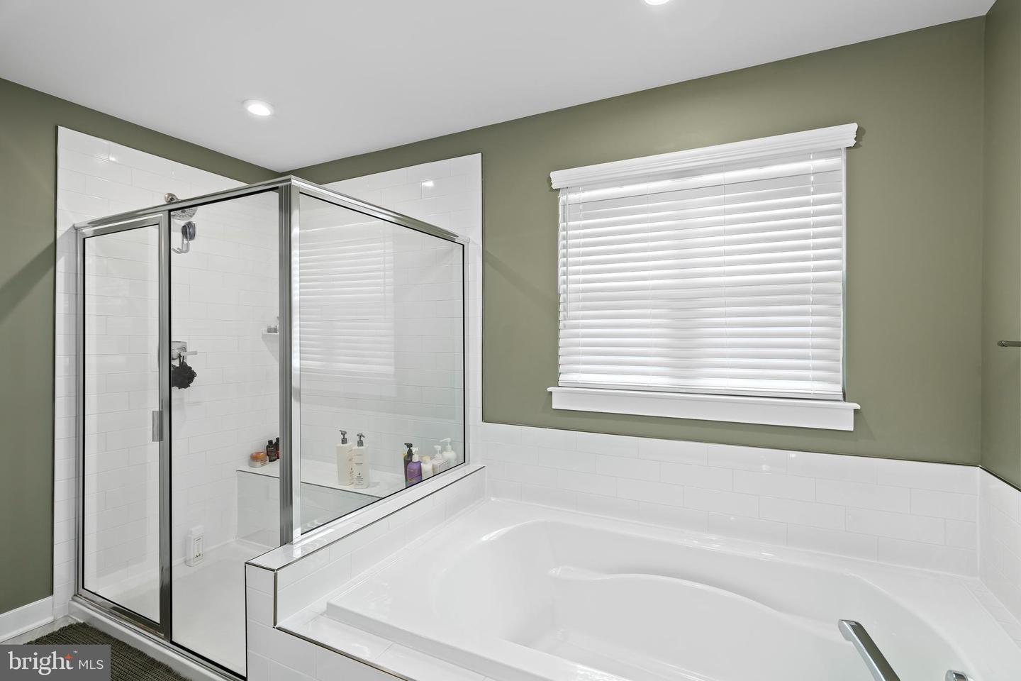 5018 BIRCH LEAF CIR, FREDERICKSBURG, Virginia 22407, 6 Bedrooms Bedrooms, ,4 BathroomsBathrooms,Residential,For sale,5018 BIRCH LEAF CIR,VASP2034566 MLS # VASP2034566