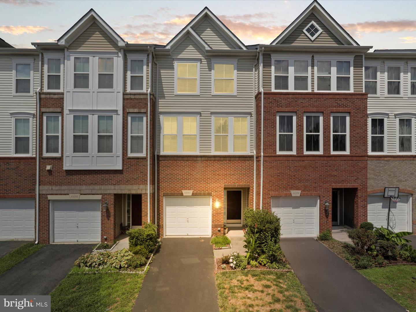 43381 RICKENBACKER SQ, ASHBURN, Virginia 20147, 4 Bedrooms Bedrooms, ,3 BathroomsBathrooms,Residential,For sale,43381 RICKENBACKER SQ,VALO2101580 MLS # VALO2101580