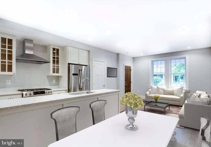 1709 BAY ST SE #1, WASHINGTON, District Of Columbia 20003, 2 Bedrooms Bedrooms, ,2 BathroomsBathrooms,Residential,For sale,1709 BAY ST SE #1,DCDC2209626 MLS # DCDC2209626