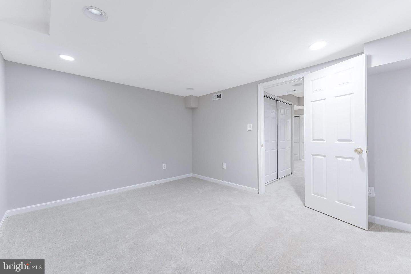 21031 THOREAU CT, STERLING, Virginia 20164, 3 Bedrooms Bedrooms, ,3 BathroomsBathrooms,Residential,For sale,21031 THOREAU CT,VALO2101882 MLS # VALO2101882