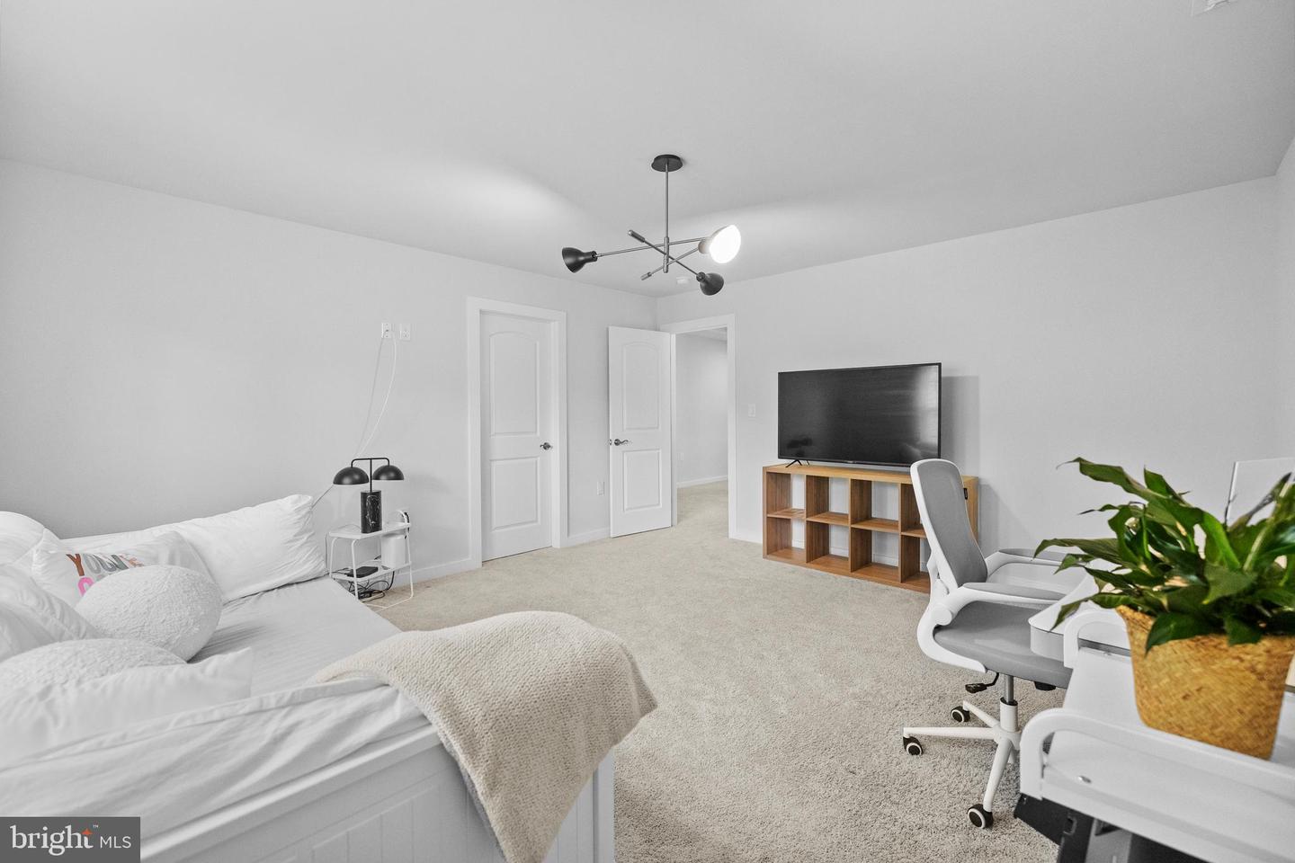 18518 OLD TRIANGLE RD, TRIANGLE, Virginia 22172, 5 Bedrooms Bedrooms, ,4 BathroomsBathrooms,Residential,For sale,18518 OLD TRIANGLE RD,VAPW2099062 MLS # VAPW2099062
