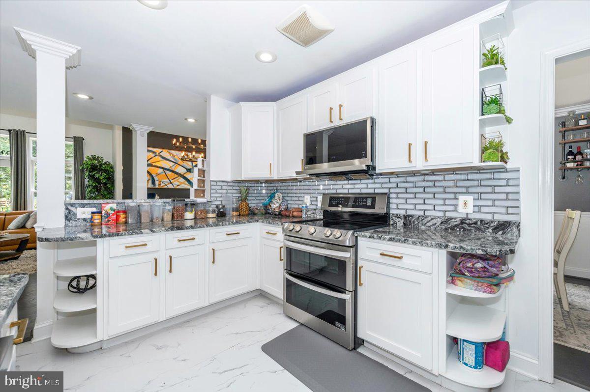 6109 COLCHESTER RD, FAIRFAX, Virginia 22030, 5 Bedrooms Bedrooms, ,4 BathroomsBathrooms,Residential,For sale,6109 COLCHESTER RD,VAFX2255222 MLS # VAFX2255222