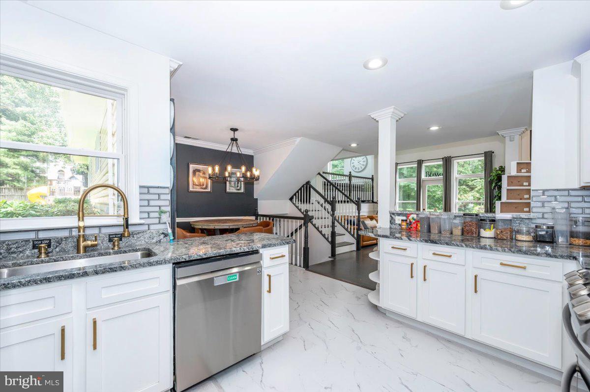 6109 COLCHESTER RD, FAIRFAX, Virginia 22030, 5 Bedrooms Bedrooms, ,4 BathroomsBathrooms,Residential,For sale,6109 COLCHESTER RD,VAFX2255222 MLS # VAFX2255222