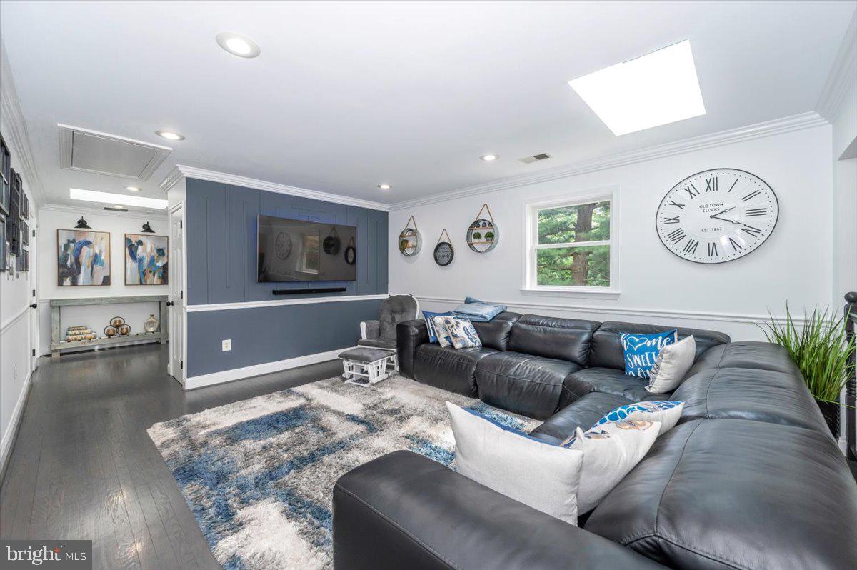 6109 COLCHESTER RD, FAIRFAX, Virginia 22030, 5 Bedrooms Bedrooms, ,4 BathroomsBathrooms,Residential,For sale,6109 COLCHESTER RD,VAFX2255222 MLS # VAFX2255222