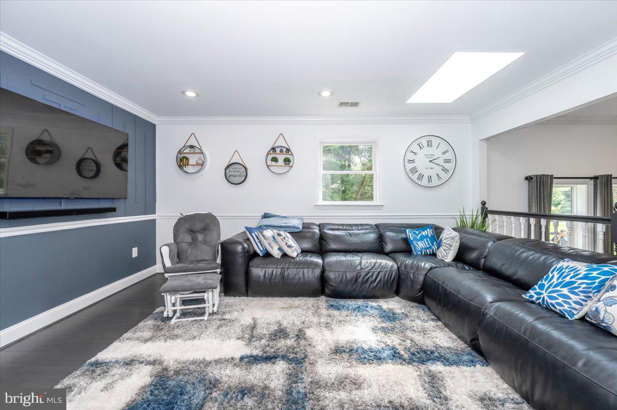 6109 COLCHESTER RD, FAIRFAX, Virginia 22030, 5 Bedrooms Bedrooms, ,4 BathroomsBathrooms,Residential,For sale,6109 COLCHESTER RD,VAFX2255222 MLS # VAFX2255222